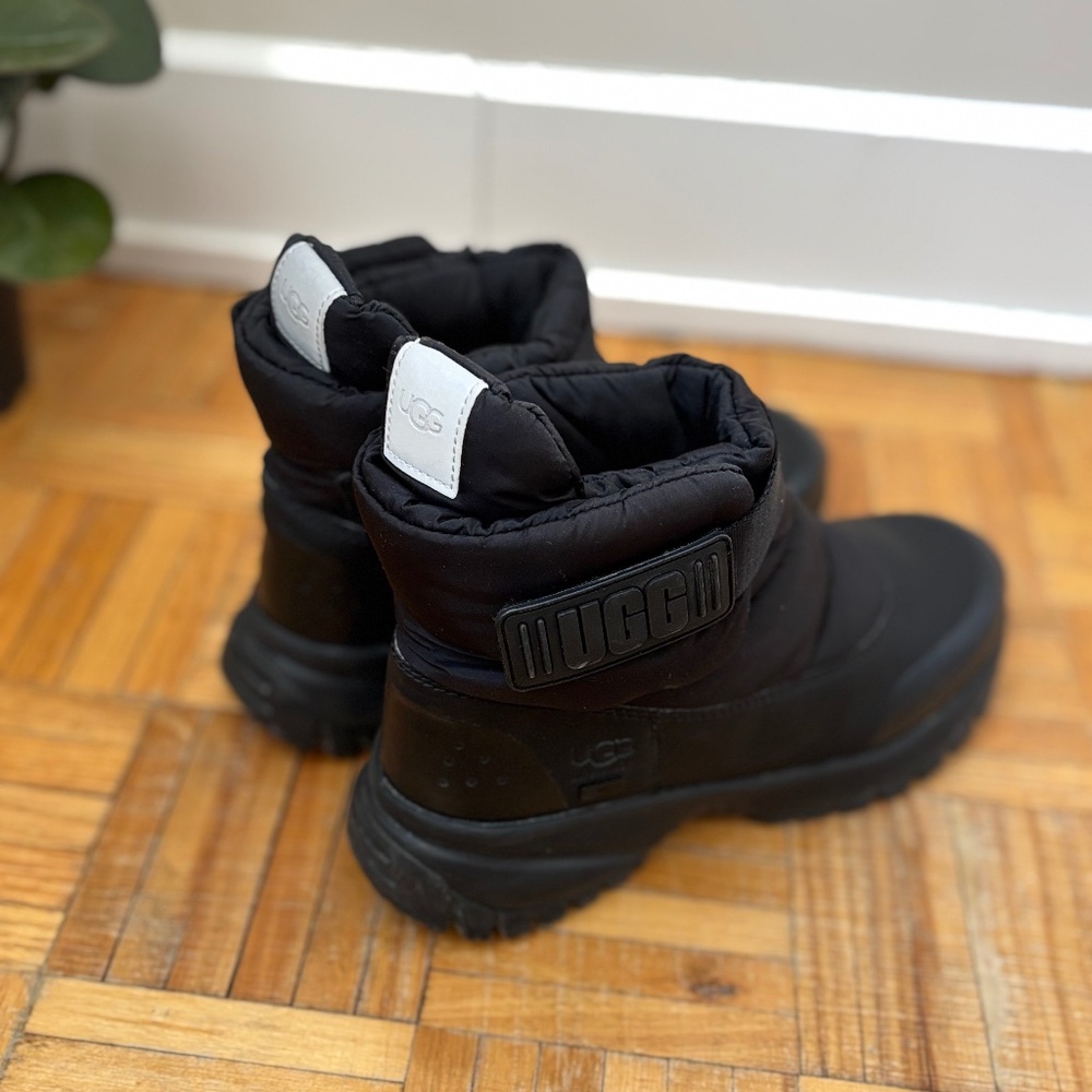 UGG boots - Picture 2 of 3